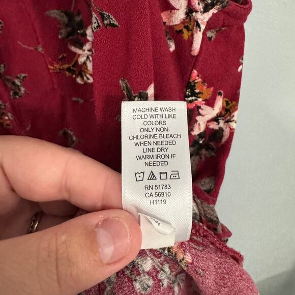 Maurices Dark Red Floral Print Keyhole Neckline Tank Top Women's Size Medium - Picture 6 of 7